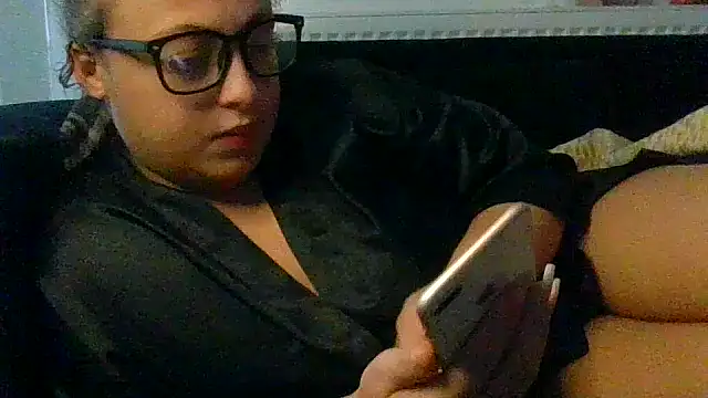 Snapshot of Welsh_Maya19X chatting on October 17, 2025, 12:30 pm Welsh Maya19X online show from October 17, 2025, 12:30 pm