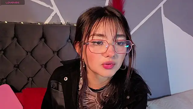 Emily Caprile online show from September 28, 2025, 1:11 am