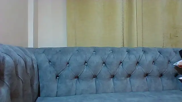 Amiblue Xo online show from October 16, 2025, 9:49 pm