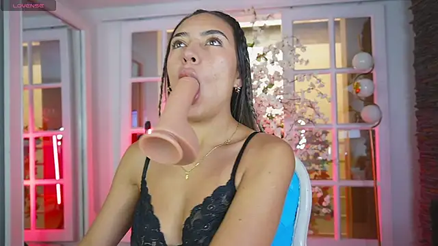 foxy zoe online show from April 14, 2026, 6:03 pm