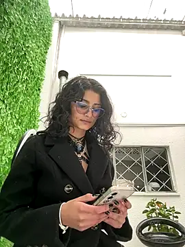 Snapshot of LilyRouset chatting on September 16, 2025, 12:28 pm LilyRouset online show from September 16, 2025, 12:28 pm