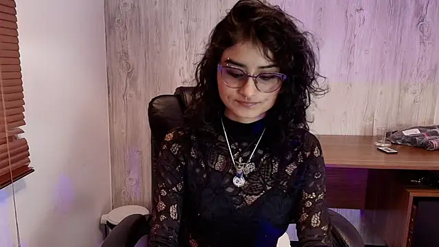 Snapshot of LilyRouset chatting on September 18, 2025, 1:13 pm LilyRouset online show from September 18, 2025, 1:13 pm