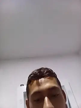 Snapshot of Boy_hot- chatting on September 16, 2025, 4:24 am Boy hot- online show from September 16, 2025, 4:24 am