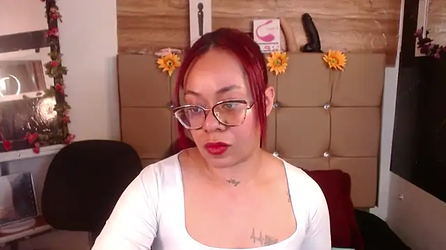 MIA  SPENCER online show from December 3, 2025, 7:23 pm