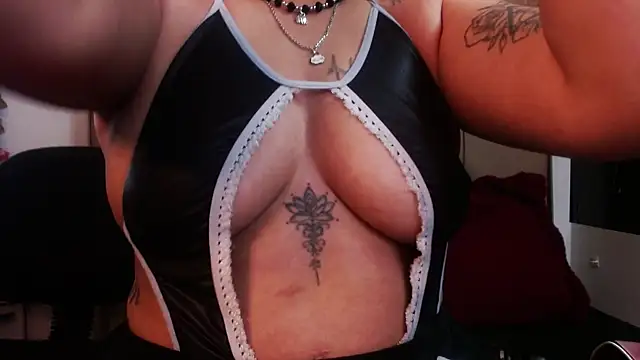 MIA  SPENCER online show from February 7, 2026, 4:43 pm