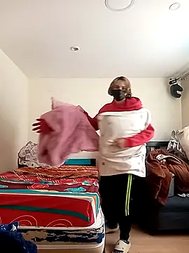 kittymutant99 online show from December 1, 2025, 5:29 pm