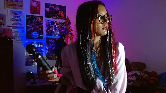 carolinerue online show from November 23, 2025, 1:49 am