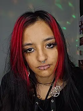 carolinerue online show from April 1, 2026, 7:53 am