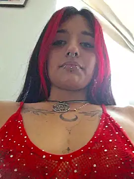 Snapshot of carolinerue chatting on May 22, 2026, 10:15 pm carolinerue online show from May 22, 2026, 10:15 pm