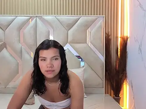 Snapshot of antonela_tp chatting on November 5, 2025, 1:00 pm antonela tp online show from November 5, 2025, 1:00 pm