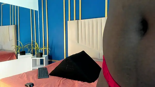 NalahCampbell online show from November 28, 2025, 7:49 pm