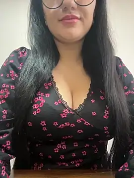 Snapshot of Molly-molly- chatting on November 1, 2025, 6:26 am Molly-molly- online show from November 1, 2025, 6:26 am