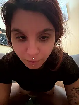 Snapshot of Brutecia2002 chatting on January 10, 2026, 10:50 am Brutecia2002 online show from January 10, 2026, 10:50 am