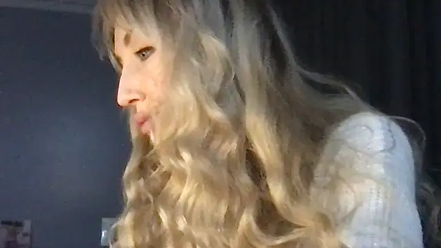 Snapshot of Pyrelissa chatting on December 15, 2025, 5:06 pm Pyrelissa online show from December 15, 2025, 5:06 pm