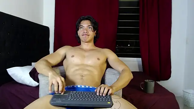 adriel escalante online show from January 7, 2026, 3:20 am