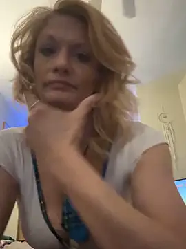 Daphneflor online show from April 27, 2026, 4:10 am