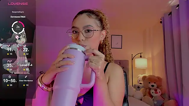 Snapshot of OxanaFedorova1- chatting on June 14, 2026, 7:05 pm OxanaFedorova1- online show from June 14, 2026, 7:05 pm