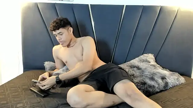 Snapshot of ryan_cum23 chatting on September 16, 2025, 1:17 am ryan cum23 online show from September 16, 2025, 1:17 am