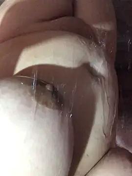 luzmelzinha online show from April 13, 2026, 6:19 am