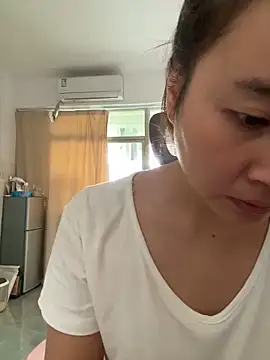 wly2028 online show from September 16, 2025, 6:14 am