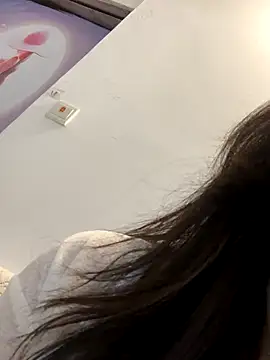 wly2028 online show from October 3, 2025, 6:43 am