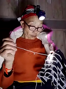 -Xuka-200 online show from November 28, 2025, 12:08 pm