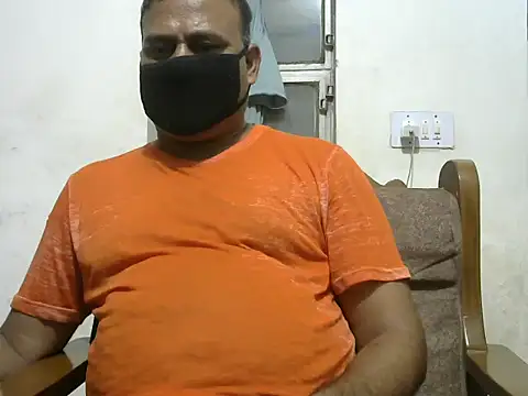 Snapshot of Famit025 chatting on September 10, 2025, 6:08 pm Famit025 online show from September 10, 2025, 6:08 pm