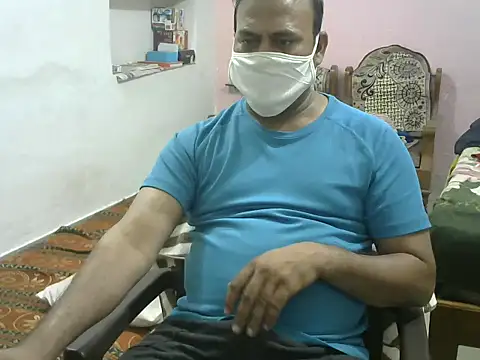 Famit025 online show from April 11, 2026, 8:18 am