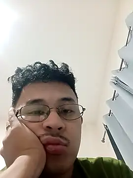 Snapshot of itsyour_Asianboy15 chatting on April 15, 2026, 12:23 pm itsyour Asianboy15 online show from April 15, 2026, 12:23 pm