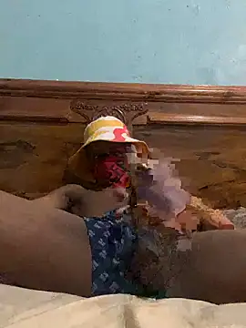 Snapshot of babyboyhluli chatting on November 4, 2025, 8:13 am babyboyhluli online show from November 4, 2025, 8:13 am