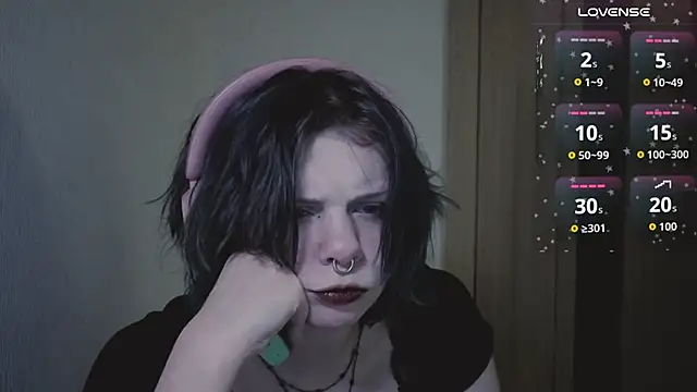 Snapshot of Alice_Zev chatting on June 25, 2026, 11:20 pm Alice Zev online show from June 25, 2026, 11:20 pm