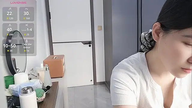 luckckcj online show from December 3, 2025, 3:03 am