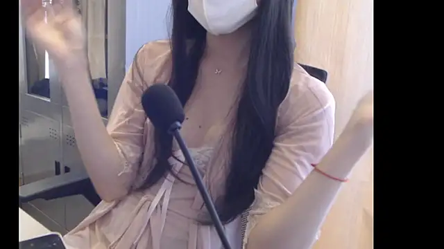 Jying 818 online show from October 29, 2025, 5:53 am