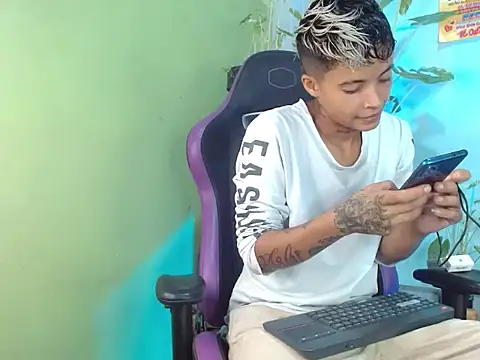 Dorland777 online show from September 19, 2025, 12:12 am