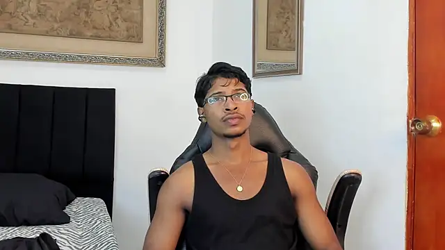 Snapshot of cassian_gold chatting on November 10, 2025, 8:30 pm cassian gold online show from November 10, 2025, 8:30 pm