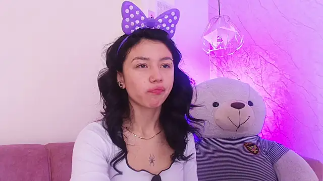 april bennett online show from October 28, 2025, 12:41 pm