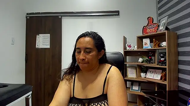 LeilaSmith  online show from July 9, 2026, 11:03 am