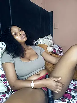 Snapshot of MilfBoobsxx chatting on November 19, 2025, 4:29 pm MilfBoobsxx online show from November 19, 2025, 4:29 pm