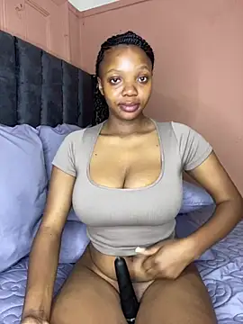 Snapshot of MilfBoobsxx chatting on January 14, 2026, 2:50 am MilfBoobsxx online show from January 14, 2026, 2:50 am