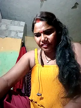 SweetKomal89 online show from October 26, 2025, 6:03 pm