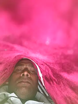 Snapshot of Chanderi19 chatting on December 15, 2025, 4:44 pm Chanderi19 online show from December 15, 2025, 4:44 pm