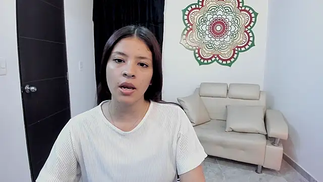 Candy fox 19 online show from February 13, 2026, 4:03 pm