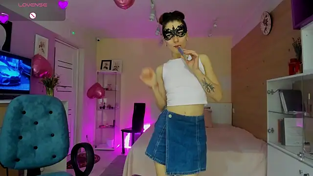 dark summer online show from March 18, 2026, 5:38 pm