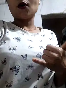 Snapshot of Hot-Pooja25 chatting on September 30, 2025, 4:06 am Hot-Pooja25 online show from September 30, 2025, 4:06 am