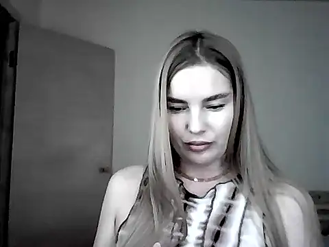 Snapshot of Zeriellee chatting on May 12, 2026, 12:02 pm Zeriellee online show from May 12, 2026, 12:02 pm