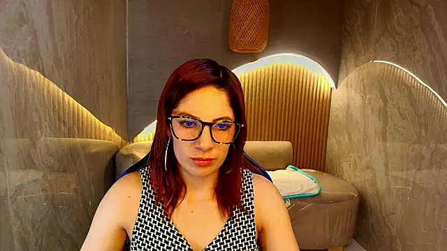 nadia r  online show from June 24, 2026, 12:48 pm