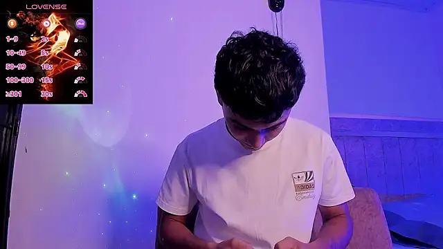 Austin Cardieff  online show from September 15, 2025, 3:39 am