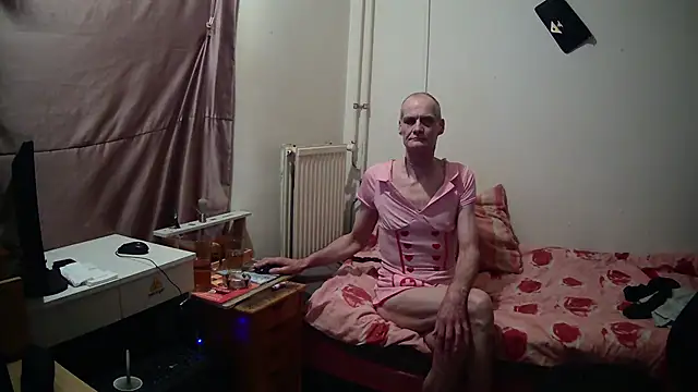 Snapshot of hobybobbi chatting on October 10, 2025, 1:15 am hobybobbi online show from October 10, 2025, 1:15 am