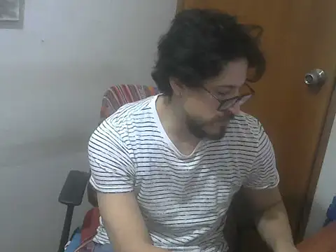 GuivernoStud online show from September 11, 2025, 4:45 am