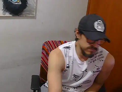 GuivernoStud online show from September 15, 2025, 4:23 am